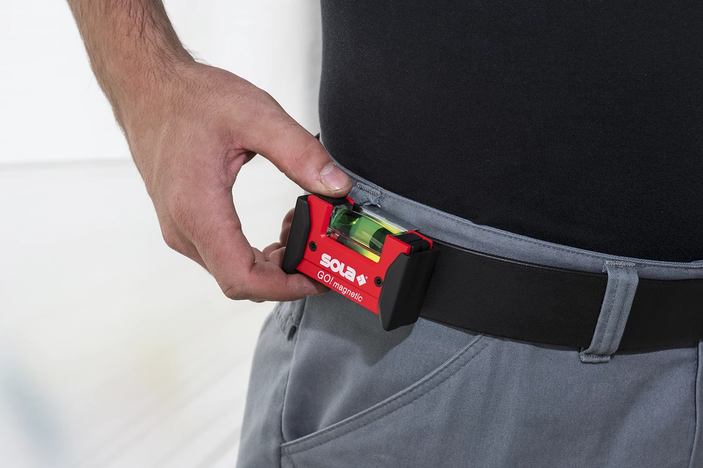 Sola GO! Magnetic Clip Pocket Level